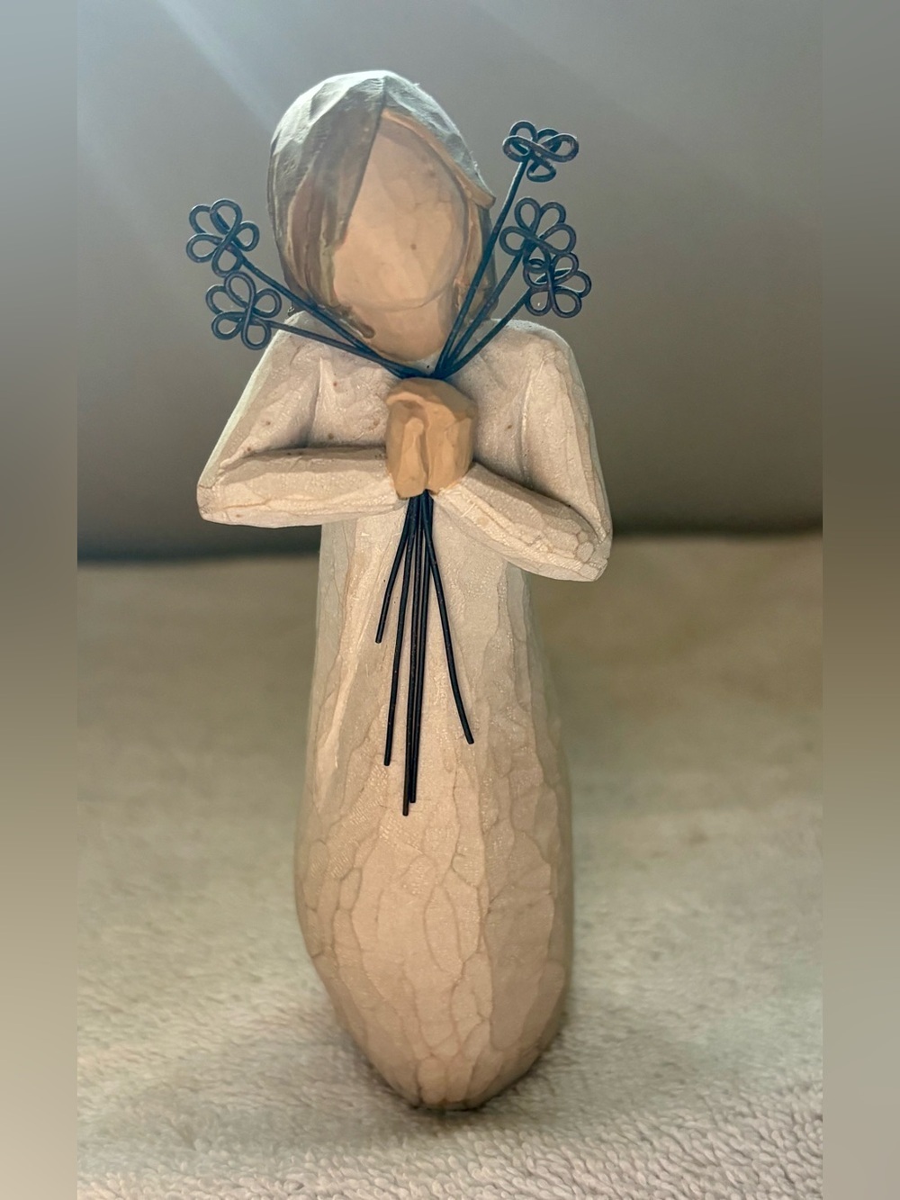 2004 Willow Tree 'Friendship' Angel Figurine by  Demdaco Susan Lordi